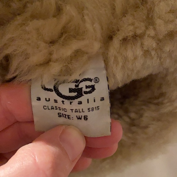 Ugg Boots Classic Tall - Picture 2 of 5